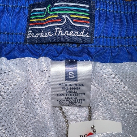 Broken Threads Shorts Small Black Tropical Leaf Print Mens Hawaiian Board Shorts - Picture 2 of 7